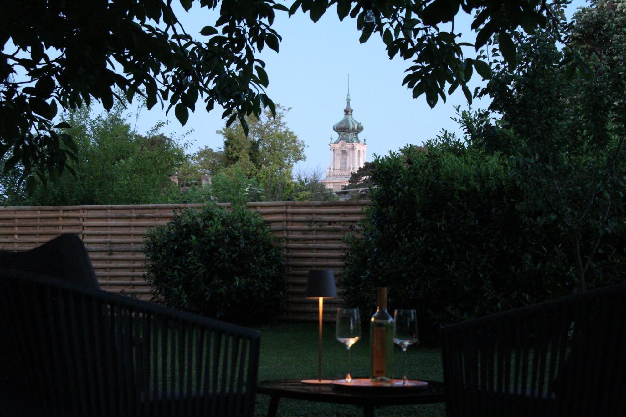 Bed and Breakfast The Secret Garden - Кестхей Экстерьер фото